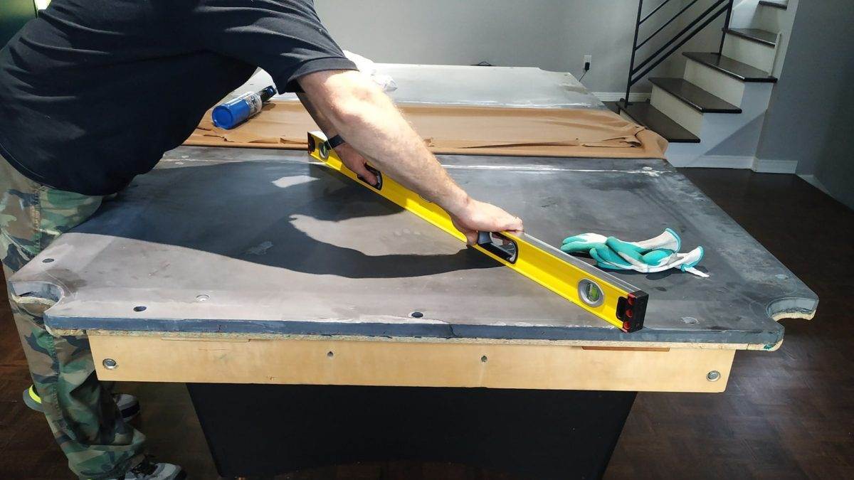 Table de billard préparée pour un transport à Verdun